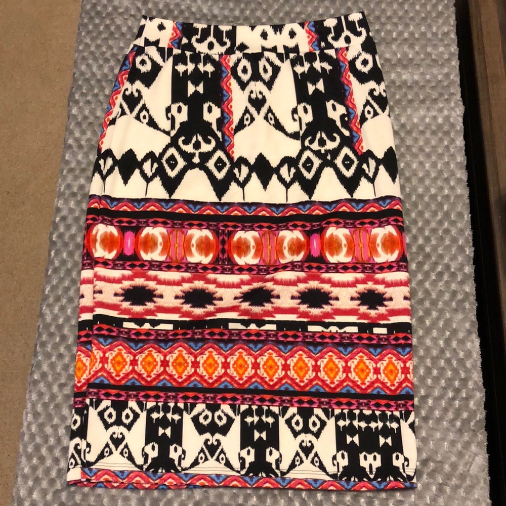 NWOT Skirt in Geometric Pattern